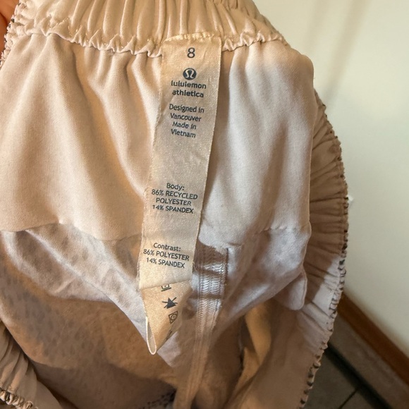 Lululemon Spring Break Away Shorts White Dottie Dash Print - Picture 4 of 5